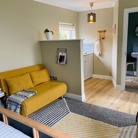 Spacious Room In The Centre Of Portree Exterior photo