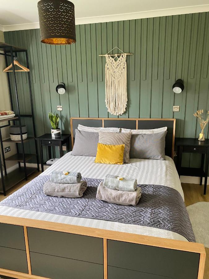 Spacious Room In The Centre Of Portree Exterior photo