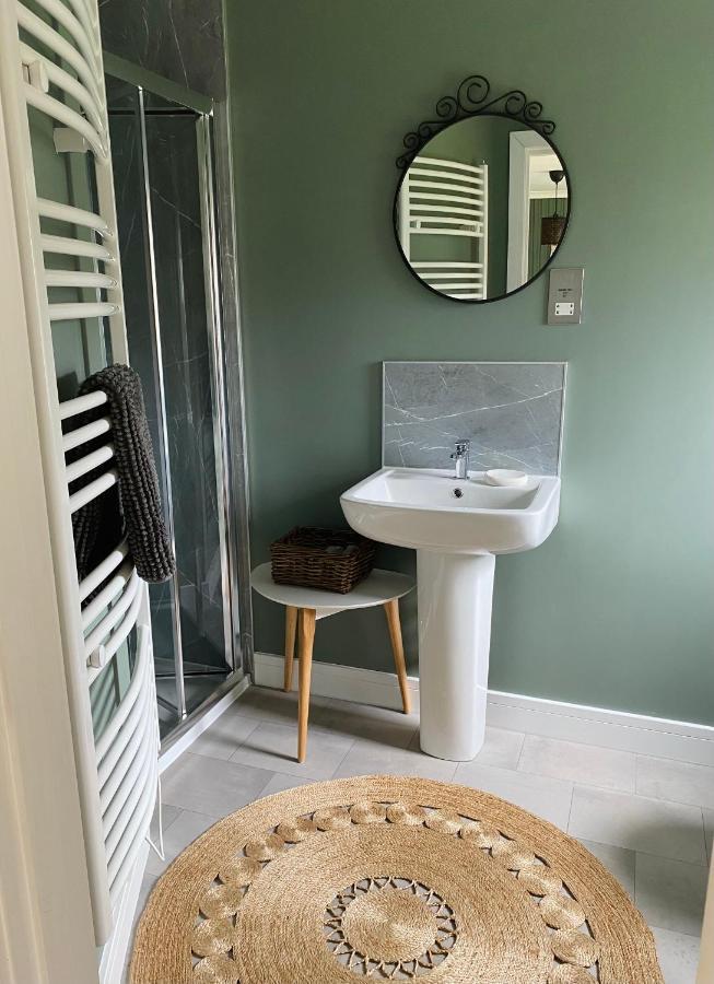Spacious Room In The Centre Of Portree Exterior photo